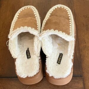 Cozy women’s' Tan Moccasin Slippers